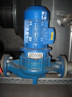 Small centrifugal pump in block design